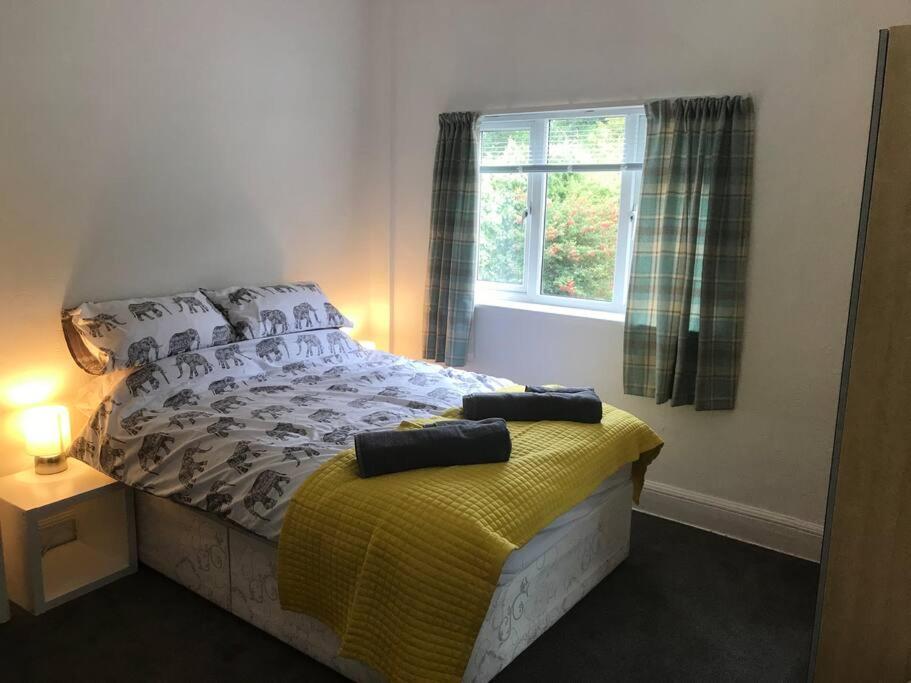 4 Avenue House * Scarborough