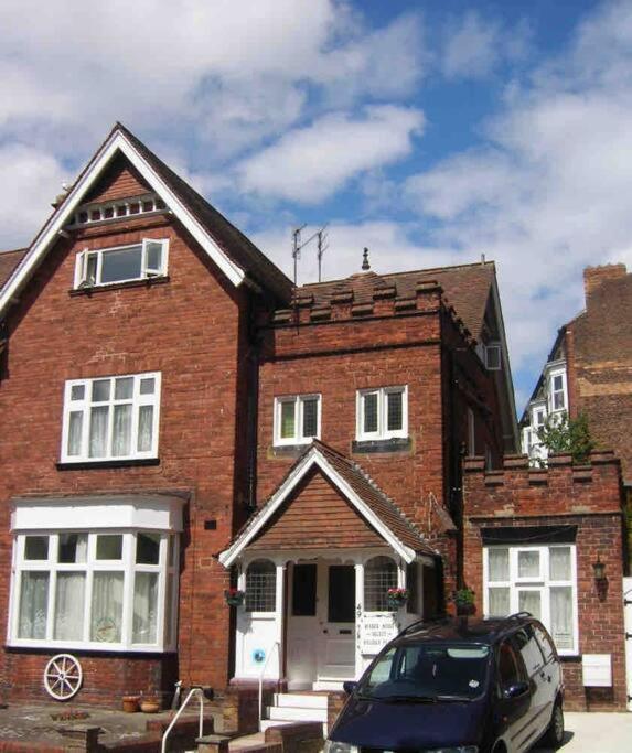 4 Avenue House Apartment Scarborough